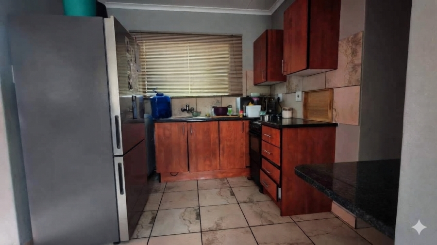 To Let 3 Bedroom Property for Rent in Waterval East North West